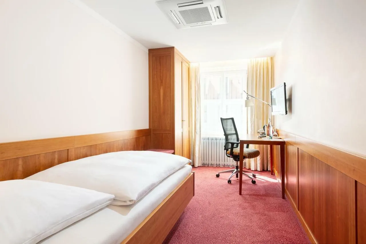 Bayerischer Hof Freising 3*,